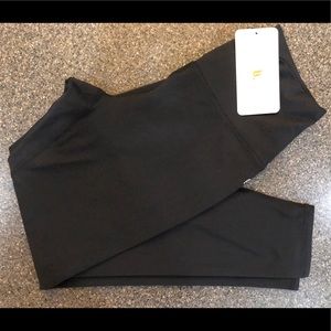 Fabletics PureLuxe Black Medium leggings